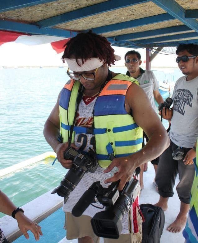 Roger Wong Won filming on location in Bali with DSLR and cinema camera during the Wonderful Indonesia campaign