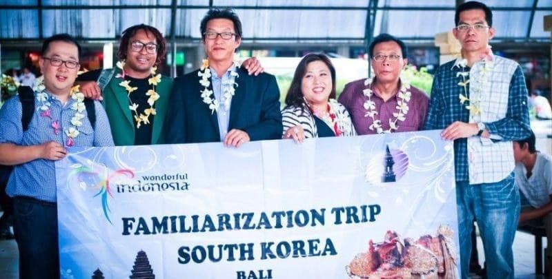 Roger Wong Won with the Wonderful Indonesia familiarization-trip team and the South Korea delegation in Bali